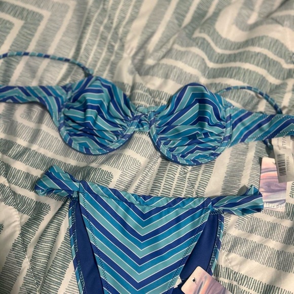 Bikini Set - Picture 2 of 2